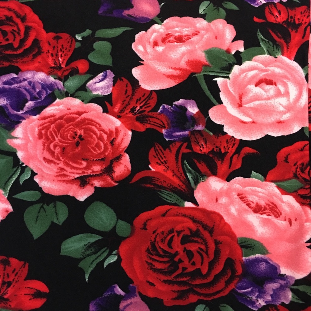 🌹LAST PAIR!!🌹GORGEOUS ROSE PRINT LEGGINGS 🌹 - Picture 2 of 4